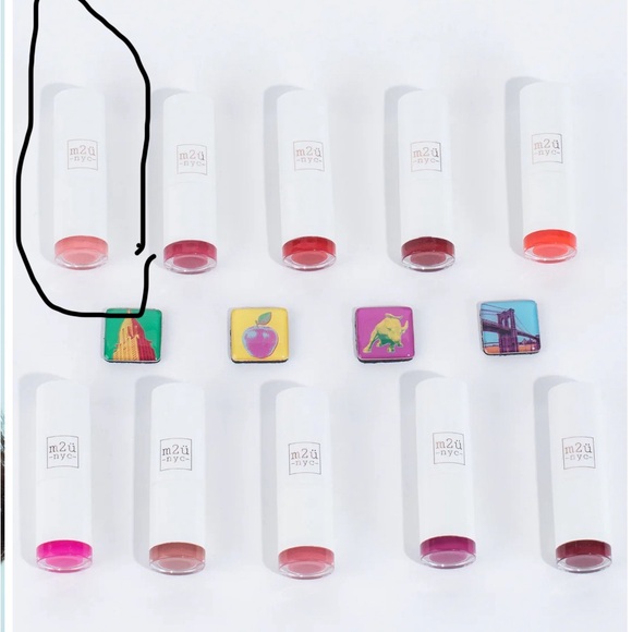 M2ü NYC Moisturizing Lipstick in Born Whit Shine 4g - Picture 4 of 6